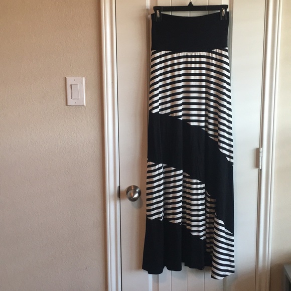 Promesa Dresses & Skirts - Promesa maxi skirt